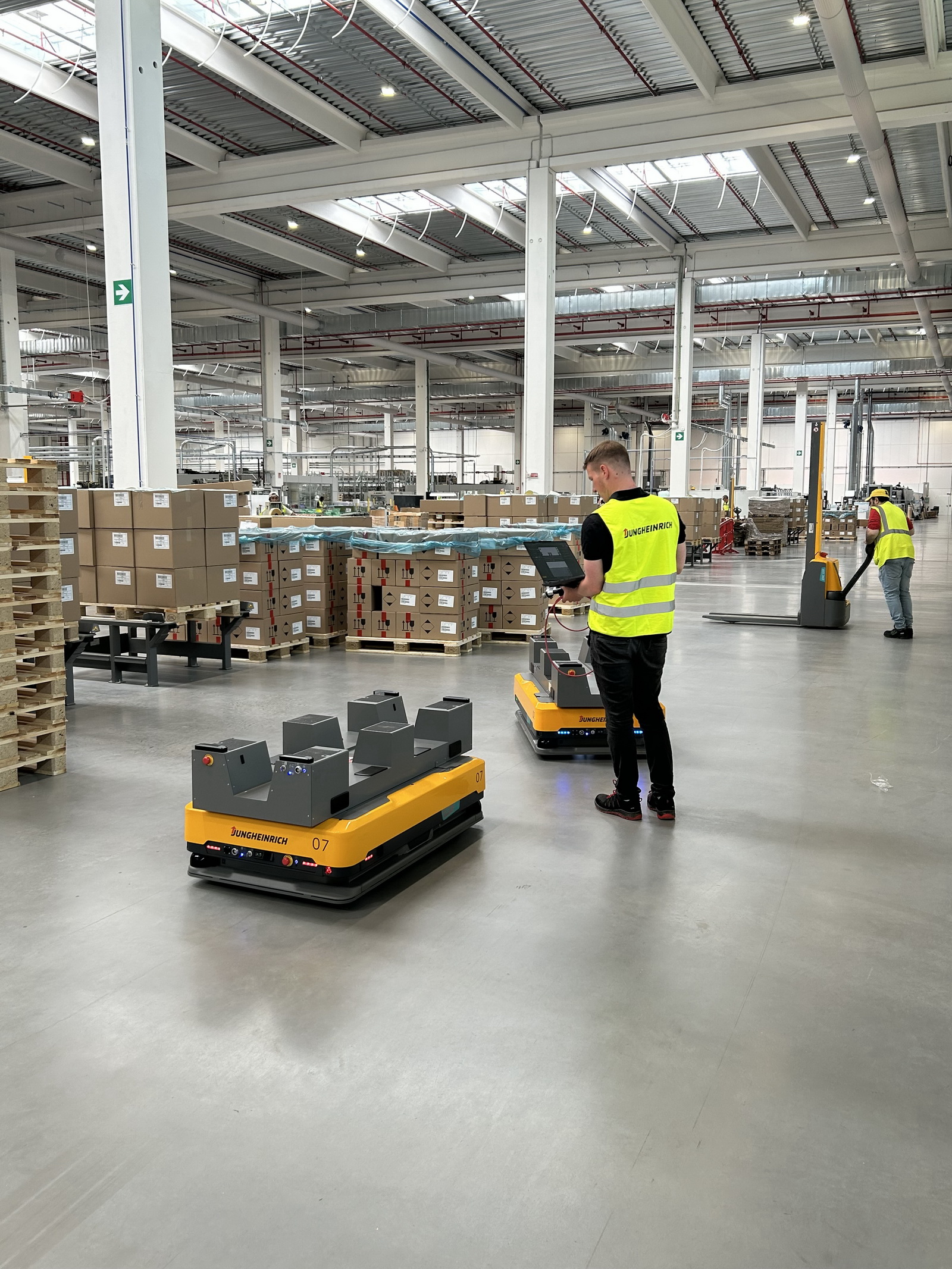 isem-trecate-automated-intralogistics-agv-system